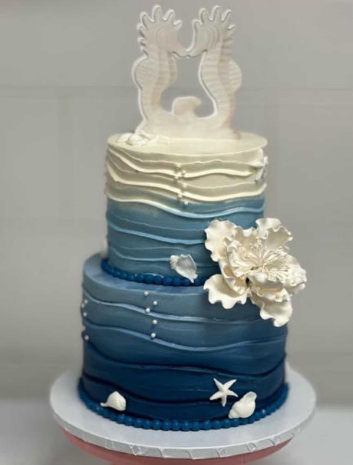 Seahorses Cake (Feeds 30 - 35 people)
